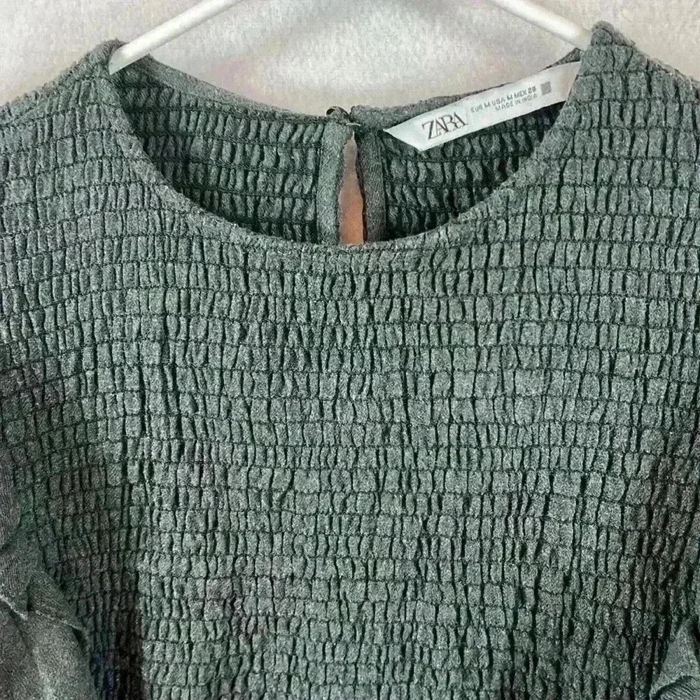 Zara Crop Shirred Elastic Top Size Medium Gray Long Sleeves Ruffled Caps